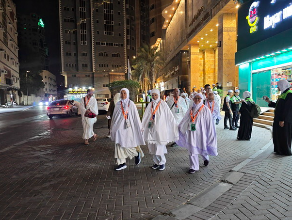 Image from: Haji: Suhu Melebihi 40 Darjah Celcius Dijangka Uji Ketahanan Jemaah Di Arafah