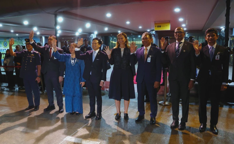 Image from: PM Australia Berlepas Pulang, Akhiri Lawatan Rasmi Ke Malaysia