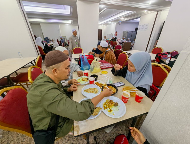 Image from: Dari Padang Bola Ke Dapur Makkah, Hairuddin Omar Sajikan Rasa Malaysia Untuk Jemaah
