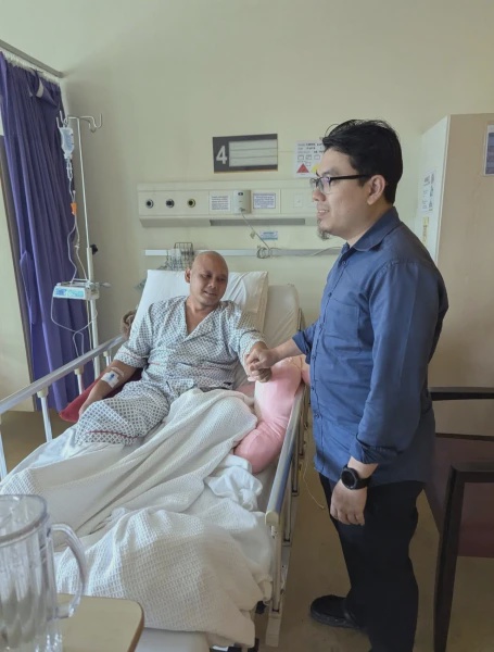 Image from: Lama Tak Muncul, Azfar MTAS Kini Bertarung Dengan Kanser