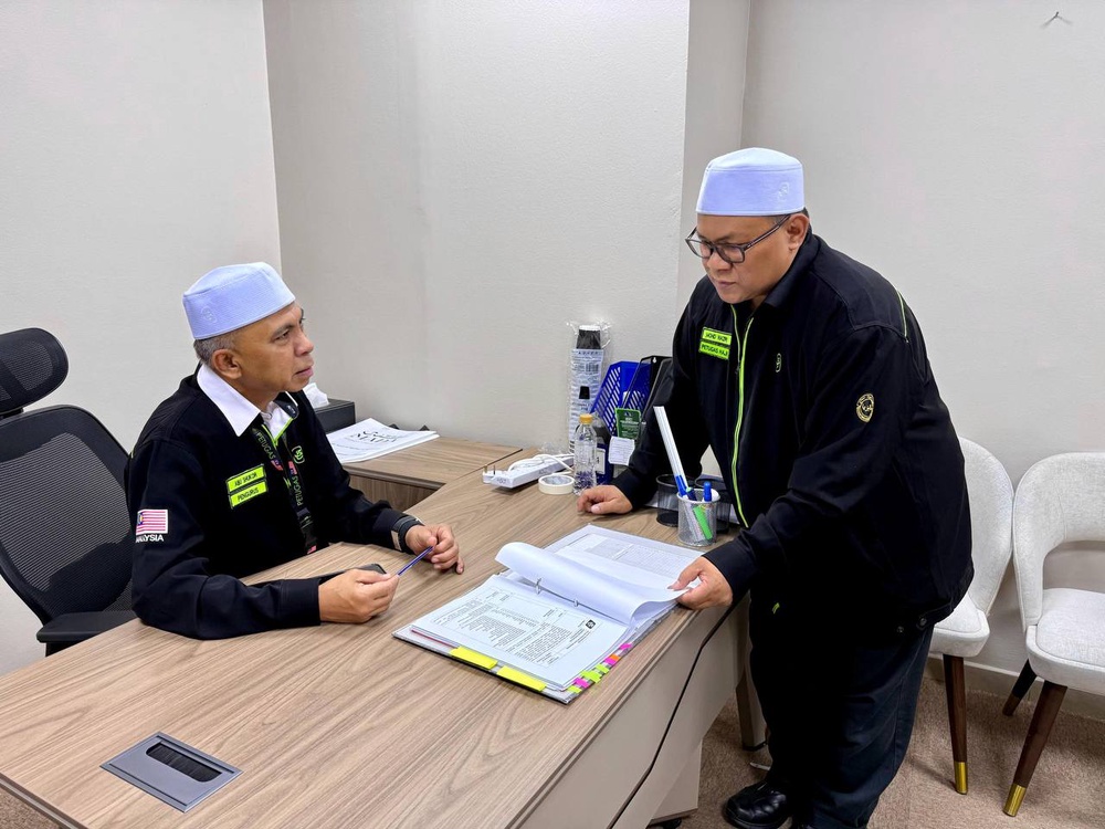 Image from: Petugas Haji Di Madinah Siap Sedia Terima Jemaah Haji Malaysia