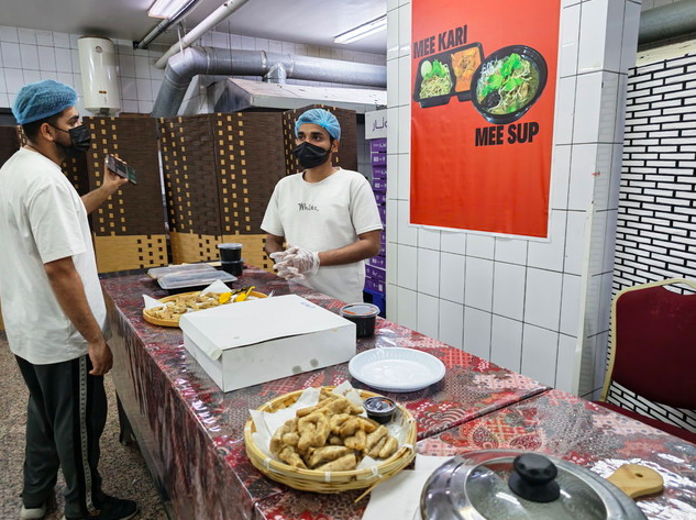 Image from: Dari Padang Bola Ke Dapur Makkah, Hairuddin Omar Sajikan Rasa Malaysia Untuk Jemaah