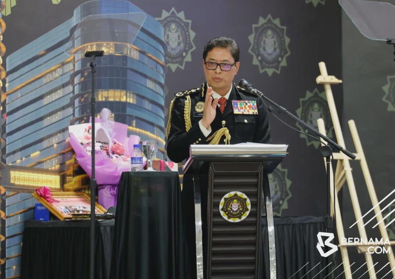 Image from: Warga SPRM Diseru Beri Kerjasama Penuh Kepada Kepimpinan Baharu - Azam Baki
