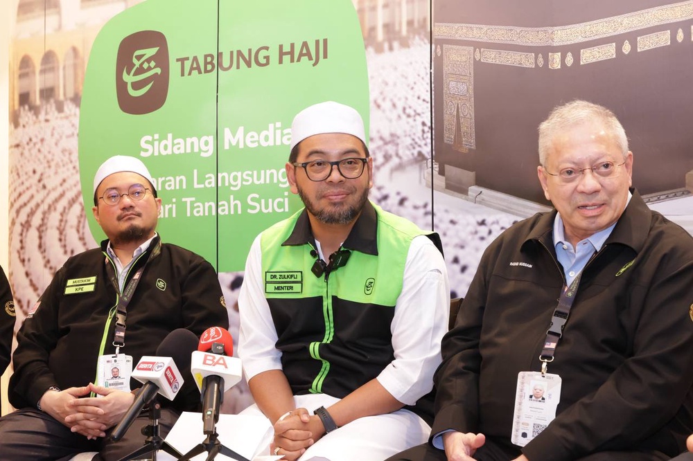 Image from: Penerbangan Terakhir Hari Ini, 31,600 Jemaah Haji Malaysia Berada Di Tanah Suci