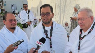 Image from: Zulkifli Tak Mampu Tahan Sebak, Menangis Baca Doa Ketika Khutbah Arafah