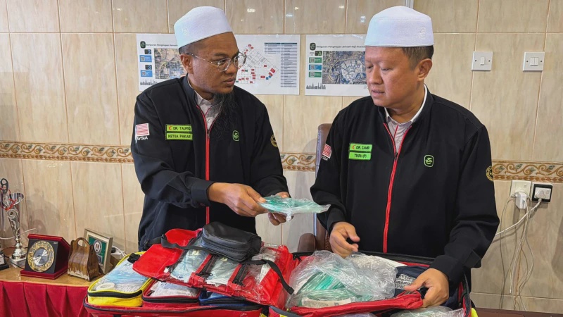 Image from: Cuaca Panas Ketika Masyair, Pasukan Perubatan Bersiap Sedia Elak Jemaah Strok Haba