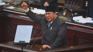 Image from: Kantoi Main "Game" Masa Mesyuarat, Beri Alasan Lupa Bagi Lembu Maya Makan