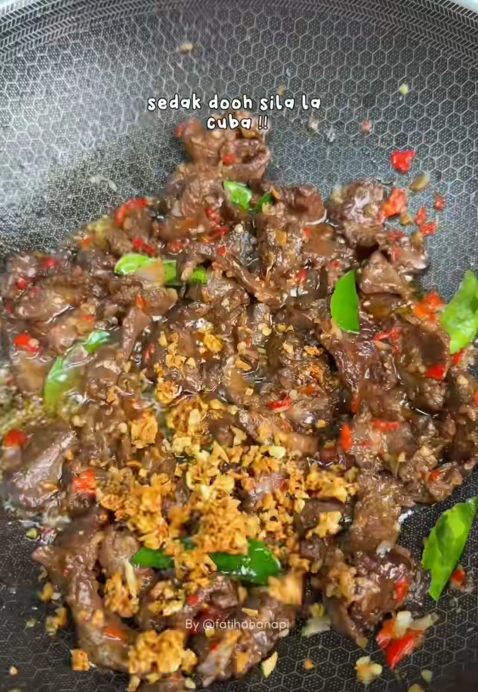 Image from: Asyik Sup & Goreng Kunyit Je, Cuba Resipi Daging Goreng Bawang Putih Ini