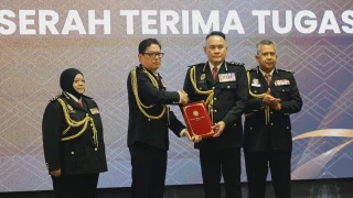 Image from: Azam Baki Akan Dipanggil Bantu Siasatan Kes Ugutan Albert Tei