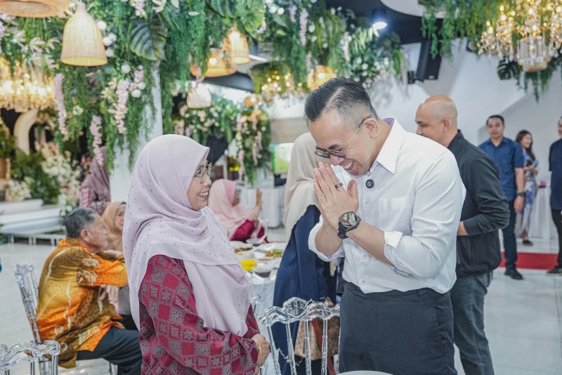 Image from: Hargai Jasa, Steven Sim Kongsi Momen Raikan Guru-Guru Sekolahnya