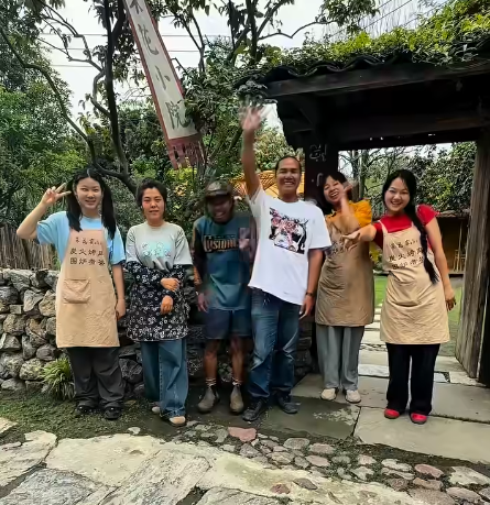 Image from: Ramai Ingat Sekadar "Content", Lelaki Kongsi Pengalaman Pergi Kafe Wenjiang Girls