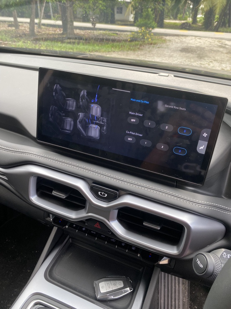 Image from: Proton X90: SUV 7 Tempat Duduk Tanpa ADAS