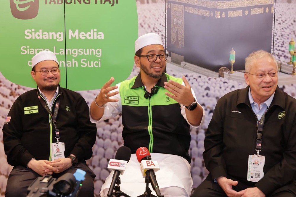 Image from: Cuaca Panas Lebih 40 Darjah Celcius, Jemaah Dinasihat Jaga Kesihatan Menjelang Wukuf