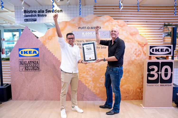 Image from: 30 Tahun Kenangan, IKEA Lakar Rekod Dengan 8.6 Juta Karipap Kegemaran