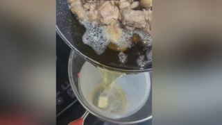 Image from: Asyik Sup & Goreng Kunyit Je, Cuba Resipi Daging Goreng Bawang Putih Ini