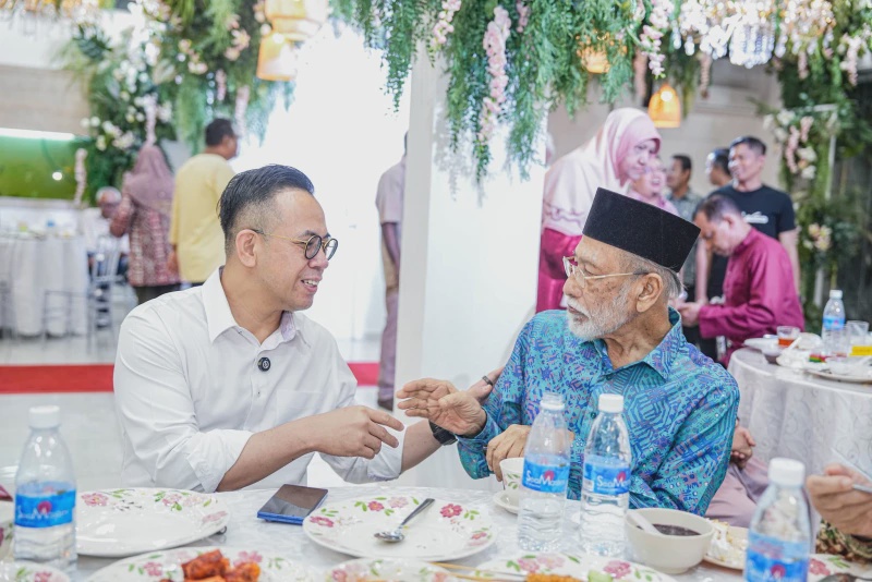 Image from: Hargai Jasa, Steven Sim Kongsi Momen Raikan Guru-Guru Sekolahnya
