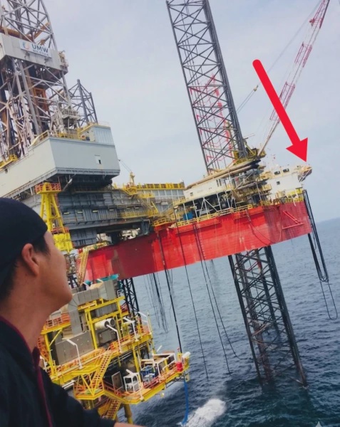 Image from: Rupanya Ini Keadaan Sebenar Dalam Lifeboat Pelantar Minyak Yang Ramai Tak Tahu