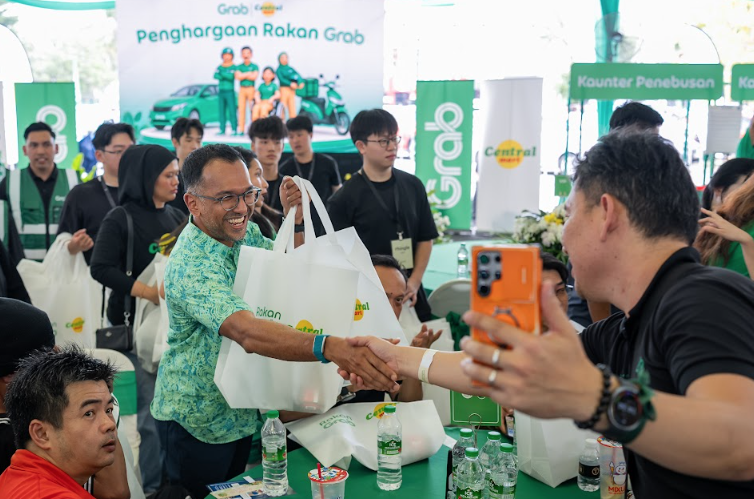 Image from: Grab Adakan Program Penghargaan Rakan Grab