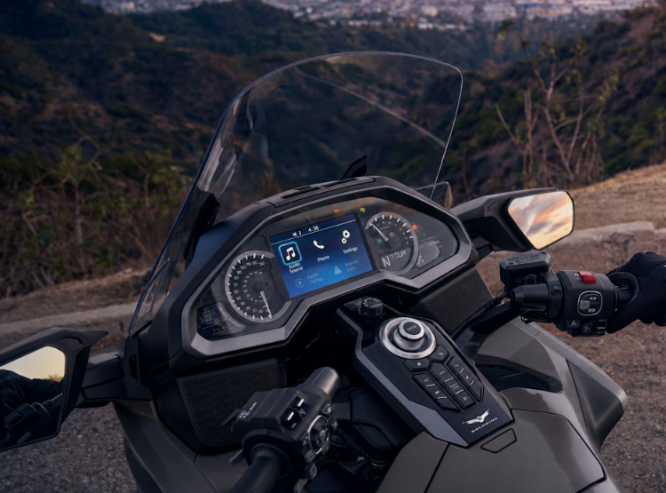 Image from: Honda Gold Wing Tour Kini Dalam Warna Hitam Gunmeta