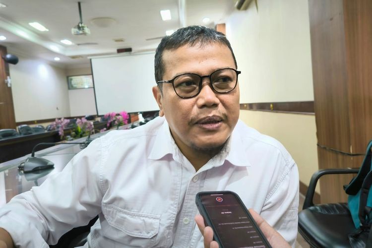Image from: Kantoi Main "Game" Masa Mesyuarat, Beri Alasan Lupa Bagi Lembu Maya Makan