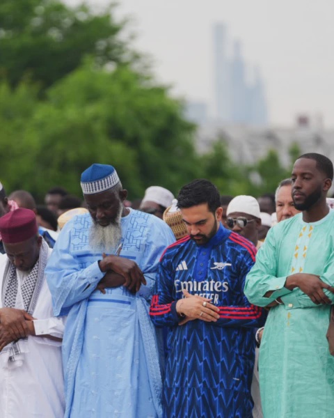 Image from: Zohran Kongsi Suasana Aidiladha Di New York, Sekali Baju Arsenal Pula Jadi Tumpuan