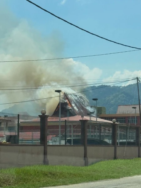 Image from: Dewan MRSM Kuantan Terbakar