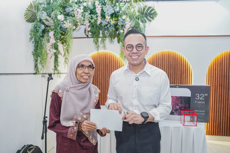 Image from: Hargai Jasa, Steven Sim Kongsi Momen Raikan Guru-Guru Sekolahnya