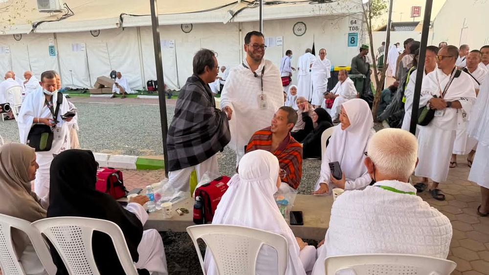 Image from: Zulkifli Hasan Sempat Santuni Jemaah Di Arafah, Tinjau Operasi Haji