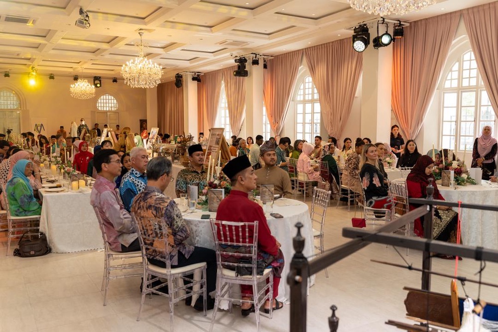 Image from: "The Textile Project Soirée" Menandakan Era Baharu Dalam Menghidupkan Semula Warisan Tekstil Tradisional Malaysia