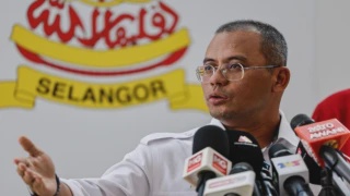 Image from: Kapten Ditahan, Terbangkan Pesawat Penumpang Selama 17 Tahun Dengan Lesen Palsu