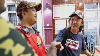 Image from: Jaslinda Temui Dua Nota Pesanan Pasukan SAR Di Kem Air Busok - Bomba