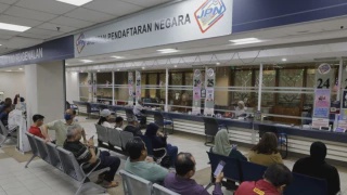 Image from: Kapten Ditahan, Terbangkan Pesawat Penumpang Selama 17 Tahun Dengan Lesen Palsu
