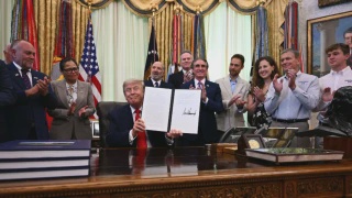 Image from: Perjanjian Damai AS-Iran Dicapai, Umum Buka Semula Selat Hormuz - Trump