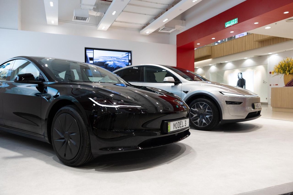 Image from: Tesla Lancar Pusat Pengalaman Baharu Di The Spring Shopping Mall, Kuching