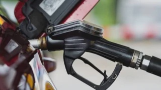 Image from: Harga RON95 & Diesel Tanpa Subsidi Naik Mulai Esok