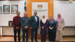 Image from: 16 Bekas Anggota ATM Mula Tugas Sebagai Warden Di 8 MRSM Rabu Ini