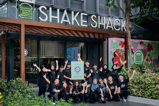 Image from: Shake Shack Malaysia Raikan Pensijilan Halal Dengan Menu Baru & Koleksi Batik