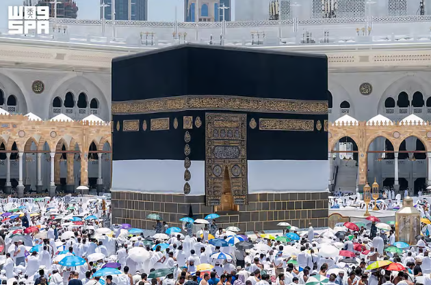 Image from: Ambil Masa Setahun Untuk Siap, Ini Kisah Di Sebalik Pembuatan Kiswah Kaabah