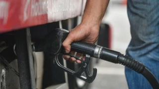 Image from: Harga Petrol & Diesel Turun 5 Sen Mulai Esok
