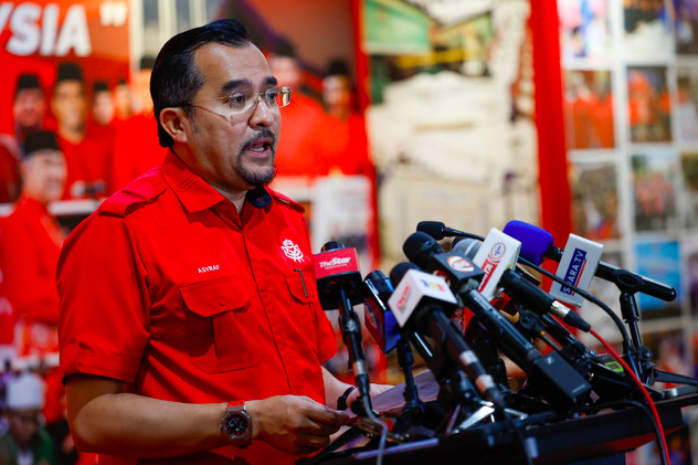 Image from: Keputusan UMNO, BN Pertahan Mandat Negeri Bukan Pengkhianatan Kepada Kerajaan Persekutuan
