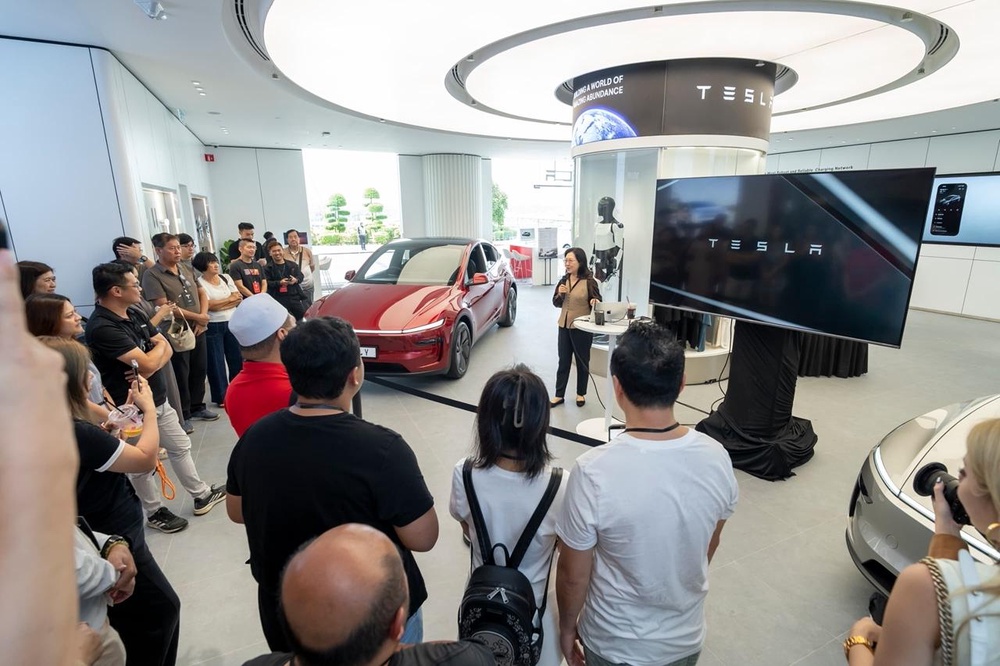 Image from: Tesla Lancarkan Pusat Pengalaman Baharu Di JB & Penyerahan Model Y L Di Malaysia