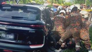 Image from: Enam Lelaki Maut Kereta Bertembung Lori Satu Tan