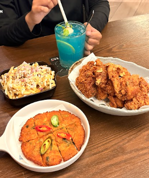 Image from: K Fry Malaysia Raikan Ulang Tahun Ke-10 Dengan Tiket Emas & Sambutan Penuh Meriah Bertemakan Makanan Korea