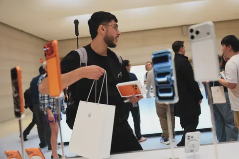 Image from: Produk Apple Dijangka Jadi Lebih Mahal, Tim Cook Dedah Puncanya