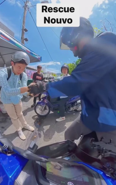 Image from: "Terima kasih orang baik..", Tindakan Lelaki Ini Raih Pujian Ramai