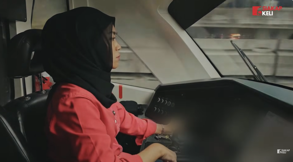 Image from: Pemandu Monorel Wanita Buktikan Stigma Jantina Bukan Penghalang Dalam Bidang Teknikal