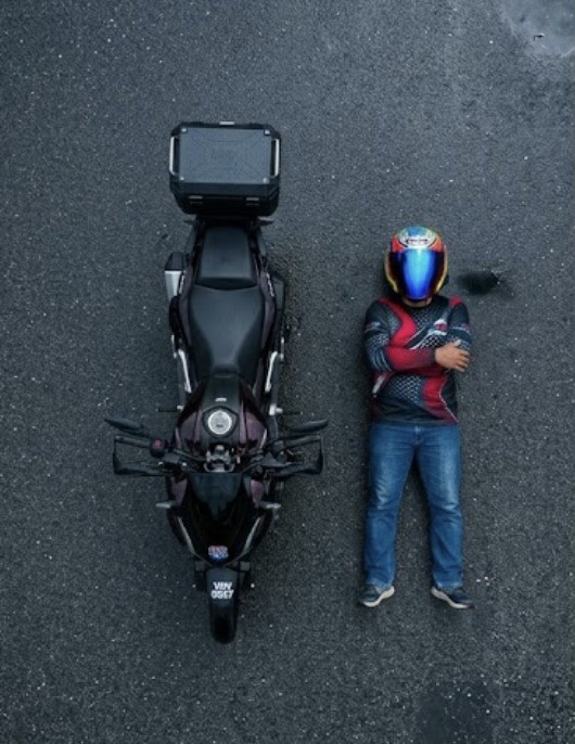 Image from: Bila Bapa Nak Ikut Trend Bergambar Dengan Motor, Reaksi Anak Cuit Hati Ramai