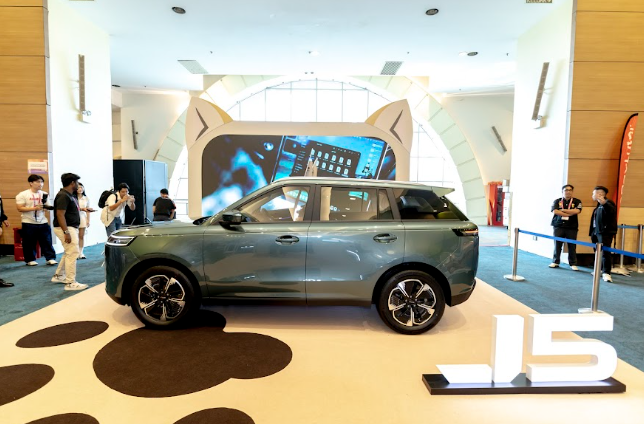 Image from: EV Pertama OMODA | JAECOO Tampil Di Oh My Meow! Expo 2026