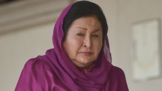 Image from: Mahkamah Benar Penangguhan Bersyarat Rosmah Bayar RM67.5 Juta Kepada Syarikat Barang Kemas Lubnan