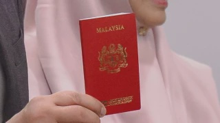 Image from: Dr Maszlee Pelawa Pemuda BN Sertai ‘Hard Talk’ Malam Ini